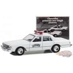 1980 Chevrolet Impala 9C1 Police Chevrolet Presents Two Tough - Vintage Ad Cars Series 9 - 1/64 Greenlight - 39130 E
