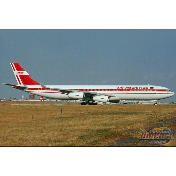 Air Mauritius Airbus A340-300 / 3B-NAV / Phoenix Model 1:400 - PH4MAU2472