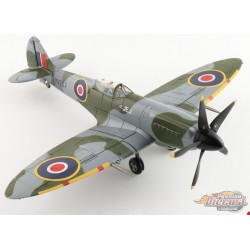 Supermarine Spitfire Mk XIV / RAF No.125 Wing, MV257, Johnnie Johnson, Danemark juin 1945 / Hobby Master 1:48 HA7114