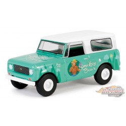 (Preorder) 1961 Harvester Scout - Smokey Bear Series 3 - 1/64 Greenlight - 38060 B