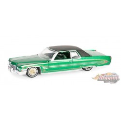 1971 Cadillac Coupe DeVille in Green and Gold - California Lowriders Series 5 - 1/64 Greenlight - 63060 E