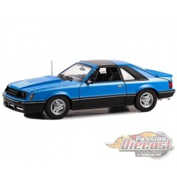 Ford Mustang Cobra T-Top 1981 - Bleu moyen avec graphismes de capot Cobra bleu et bande - Greenlight 1/18 - 13679