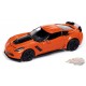 Chevrolet Corvette Z06 2019 avec groupe performance Z07 en orange Sebring - Auto World - 1/64 - AWSP165 A
