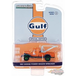 (GreenMachine) 1947 Dodge Power Wagon Wrecker - Gulf Oil Special Edition Series 2 - 1/64 Greenlight - 41145 AGR