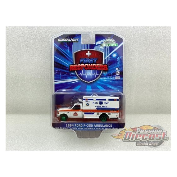 (Green Machine) Service médical d'urgence de New York - Ambulance - 1994 Ford F-250 - Hobby Exclusive - 1/64 Greenlight - 67064