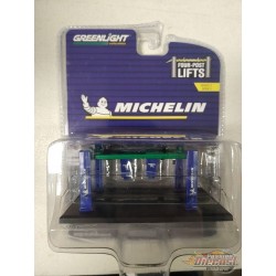 (Green Machine) Four-Post Lifts - Michelin Tires - Auto Body Shop Serie 3 - Greenlight 1/64 - 16130 BGR