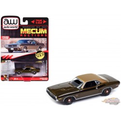 1971 Dodge Challenger R/T in Dark Gold Metallic with Gold Vinyl Roof - Auto World - 1/64 - AWSP160