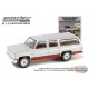 (Preorder) 1981 Chevrolet Suburban - Vintage Ad Cars Series 10 - 1/64 Greenlight - 39140 F