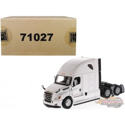 Freightliner New Cascadia  Sleeper Cab Tandem Tractor-  White - Cab Only  -  Diecast Master  1/50 - 71027