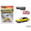 (Preorder) Saab 900 Turbo Cabriolet avec cartes à collectionner - Jaune - Tarmac Works - 1/64 - T64G-067-YE