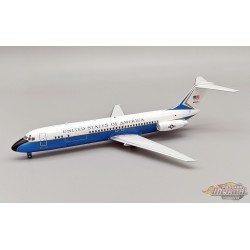 (Pre-order ) USAF Douglas C-9A Nightingale (DC-9-32CF) / 71-0876 / Inflight 200 / 1:200 / IFC9A0876