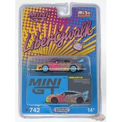 CHASE CAR LB-Silhouette WORKS GT NISSAN 35GT-RR Ver.1 LBWK KUMA - Mini GT - 1:64 - MGT00742GR Passion Diecast