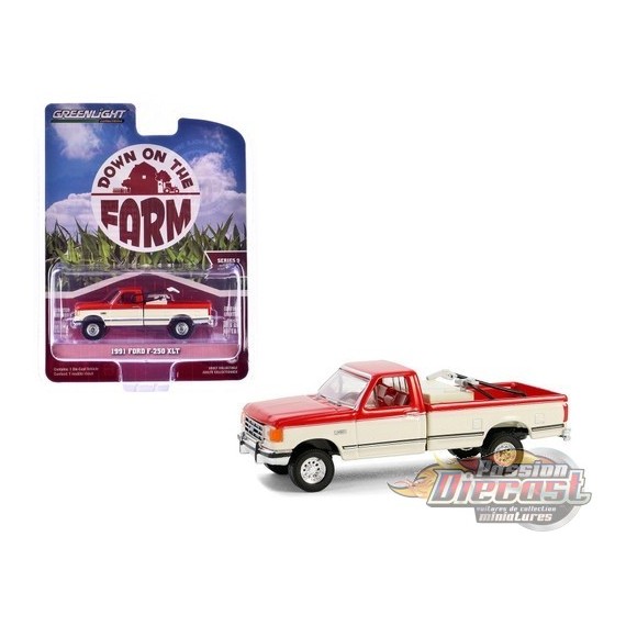 1991 Ford F-250 with Fuel Tramsfer Tank in Scarlet Red - Down on the Farm Series 9 - 1/64 Greenlight - 448090 E