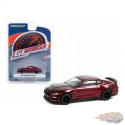 2019 Ford Shelby GT350  Rouge rubis avec rayures noires GL Muscle  24  Greenlight 1/64 -  13290 E  - Passion Diecast 