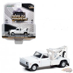 1968 Chevrolet C-30 Dually Wrecker in White - Dually Drivers  7 - Greenlight 1-64 - 46070 A