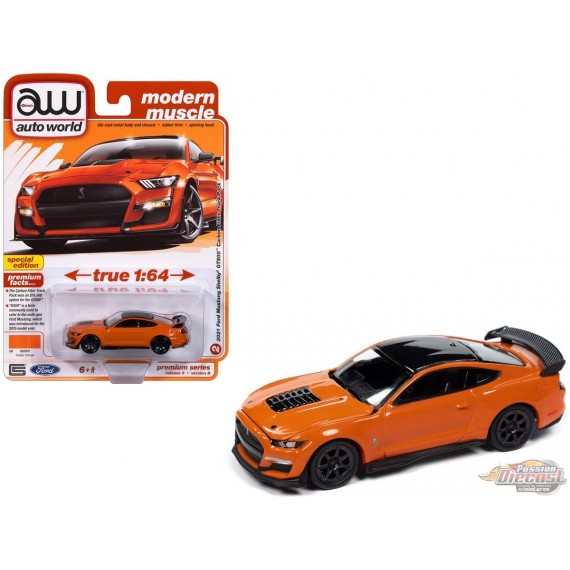 Ford Mustang Shelby GT500 2021 en fibre de carbone en orange Twister avec toit noir - Auto World - 1/64 - AWSP171 B