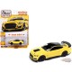 Ford Mustang Shelby GT500 2021 en fibre de carbone en jaune vif avec toit noir - Auto World - 1/64 - AWSP171 A