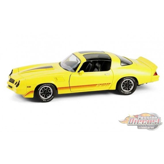グリーンライト1980 シボレー・カマロ Z28 (イエロー) 1980 Chevrolet Camaro Z/28 with T-Tops in Bright Yellow with