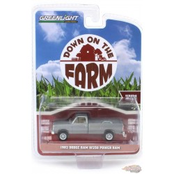 (Green machine) 1982 Dodge Ram W250 Power Ram - Down on the Farm Series 9 - 1/64 Greenlight - 48090 BGR