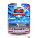 (Green machine) County 1991 Chevrolet Suburban Ambulance Cut Bank, Montana - Responders Series 2 - 1/64 Greenlight - 67060 BGR