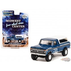 Midwest Four Wheel Drive Center - 1974 Ford F-250 with Camper Shell - Hobby Exclusive - 1/64 Greenlight - 30345