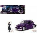 (Preorder) Volkswagen Beetle avec les figurines de Wednesday Addams et de Thing - Hollywood Rides  -   Jada 1/24 - 35131