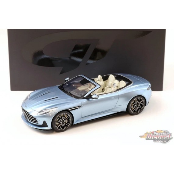 ASTON MARTIN DB12 VOLANTE BLEU CARAIBES PERLE 2 2023 - 1/18 - GT SPIRIT - GT479