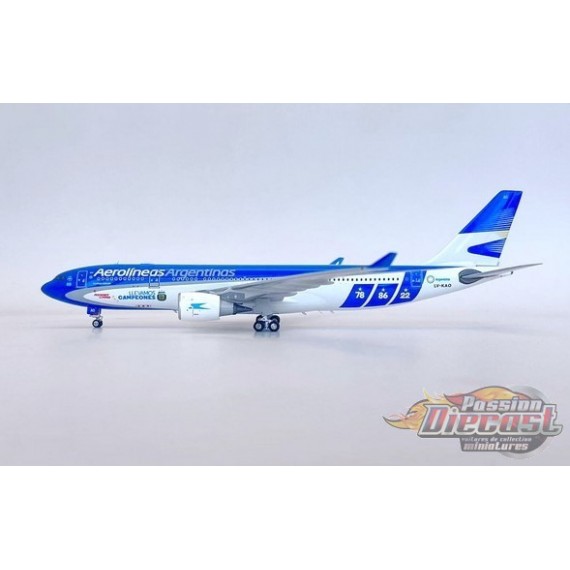 Aerolineas Argentinas Airbus A330-200 "Llevamos Campeones" / LV-KAO /  Phoenix Wings / 1:400 / 04600