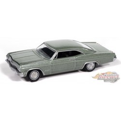 (Preorder) 1965 Chevrolet Impala in Willow Green - Auto World - 1/64 - AWSP193 B