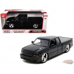 Chevy Silverado Extended Cab 2006 Custom - Black - Motormax 1/25 - 79039 BK Passion Diecast