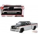 (Preorder) Chevy Silverado Extended Cab 2006 Custom - Silver with Black Two-Tone - Motormax 1/25 - 79039 SLBK