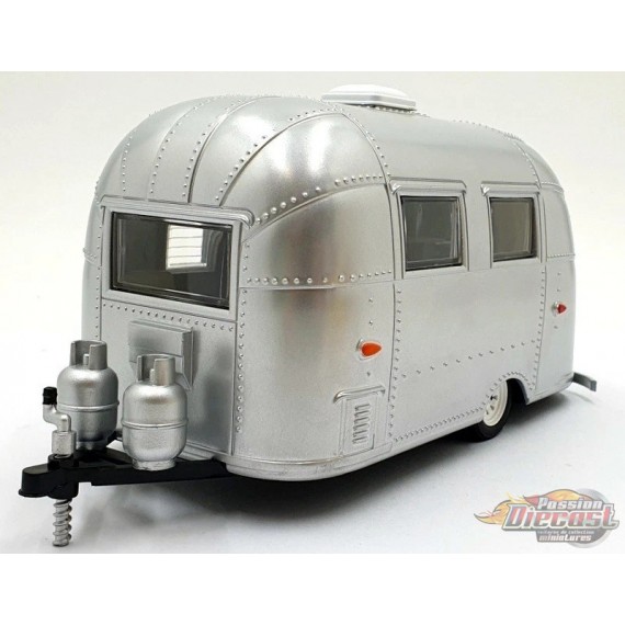 Roulotte Airstream 16  Bambi Sport finit chrome  Greenlight 1/24 18228  Passion Diecast 