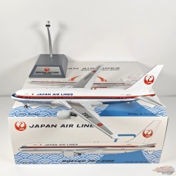 Japan Air Lines (JAL) Boeing 767-246 / JA8231 / B-Models / 1:200 / B-762-JL-231P