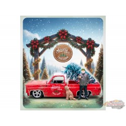 (Preorder) Diorama Seans Fresh Tree Farm 1977 Chevrolet Silverado 10 with Sean Figure & Dog - M2 Machine - 1:64 - 67500-MJS01