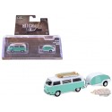 (Preorder) Volkswagen Type 2 de 1971 avec planches de surf et remorque - Hitch & Tow Series 33 - 1/64 Greenlight - 32330 B