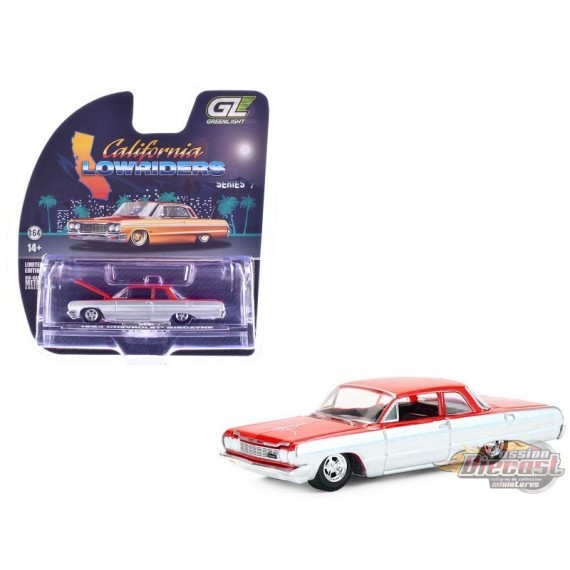 1964 Chevrolet Biscayne Lowrider Silver Metallic - California Lowriders Series 7 - 1/64 Greenlight - 63080 B
