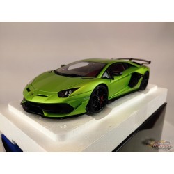 (Used)(Free shipping) Lamborghini Aventador SVJ (Verde Alceo)  - Autoart    1/18 -  79178    Used