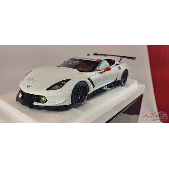 (Used) Chevrolet Corvette C7.R Plain Color Version (White with Red Accents)  - Autoart    1/18 -  81650    Used