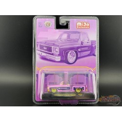 CHASE CAR 1978 Chevrolet Silverado Stepside Lowriders - Purple - M2 Machine - 1:64 - 31500-MJS89GR