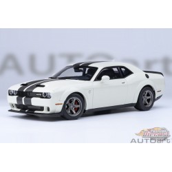 Dodge Challenger SRT Superstock 2023 (Knuckle White) - Autoart 1/18 - 71766 Passion Diecast 