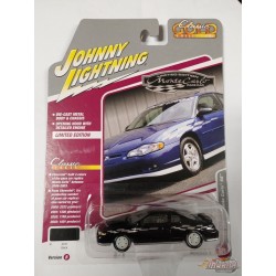 CHASE CAR Chevrolet Monte Carlo SS 2001, noir brillant avec bande latérale à damier - Johnny Lightning 1/64 - JLSP391 BGR