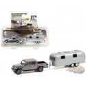 (Web Only)  2020 Jeep Gladiator with Airstream Double-Axle Land Yacht Safari- Hitch & Tow 23, 1/64 Greenlight - 32230 B