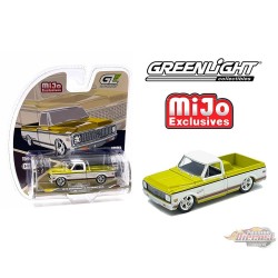 Chevrolet C-10 Short Bed Custom 1972 - Jaune moutarde avec intérieur bicolore blanc - Greenlight 1/64 - GL-1352002