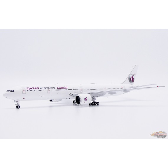 Qatar Airways Boeing 777-300ER "All White" / A7-BOC /  JC Wings / 1:400 / XX40679