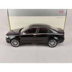 (Used)(Free shipping)  AUDI RS B7 4 DOORS (BLACK)  DEALER EDITION 1/18 MINICHAMPS 37894  Used