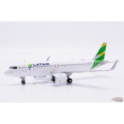 LATAM Airbus A320NEO "Brazil Flag" / PR-XBG / JC Wings / 1:400 / XX40210