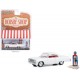 1963 Chevrolet Bel Air avec pompe à essence vintage - The Hobby Shop Series 15 - 1/64 Greenlight - 97150 A