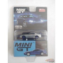 CHASE CAR Toyota Supra Bleu Perle métallique -  MINI GT 1:64 - Mijo Exclusive - MGT00211GR - Passion Diecast 