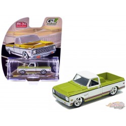 Chevrolet C-10 Short Bed Custom 1972 - Jaune moutarde avec intérieur bicolore blanc - Greenlight 1/64 - GL-1352002