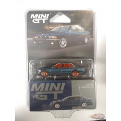 CHASE CAR BMW 750IL Sorrento Bleu Métallisé - Mini GT - 1:64 - MGT00894GR Passion Diecast